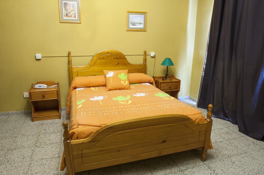La Casona Del Pinar Albergue San Rafael Szoba fotó